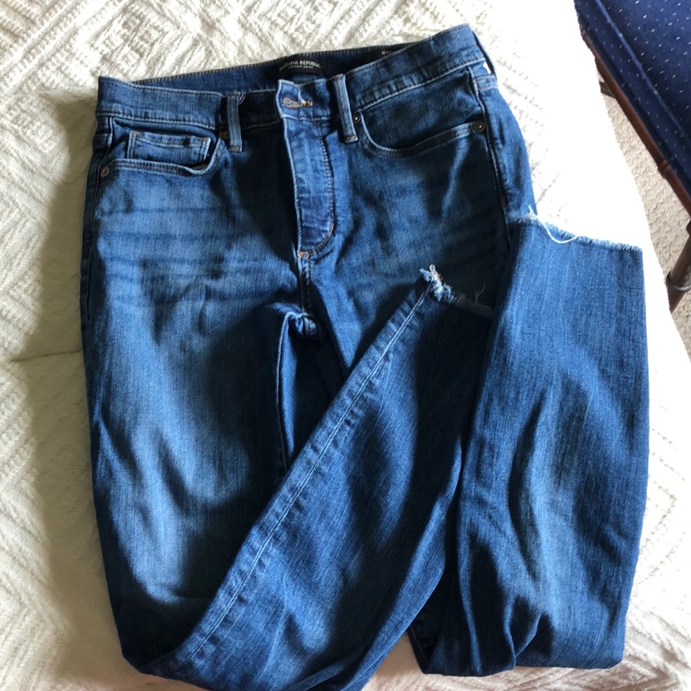 Banana Republic Skinny 27 jeans raw hem